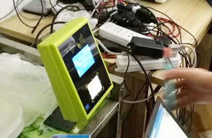 卡联股份扫码车载刷卡机